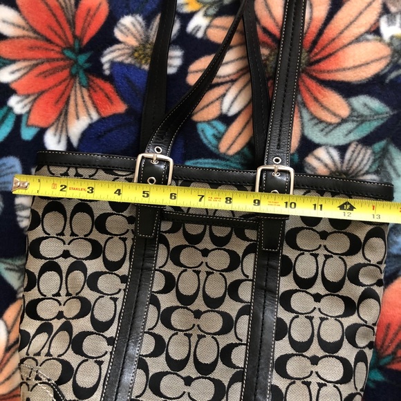 ***SOLD***Coach Signature Lunch Tote and Wallet - Picture 14 of 16